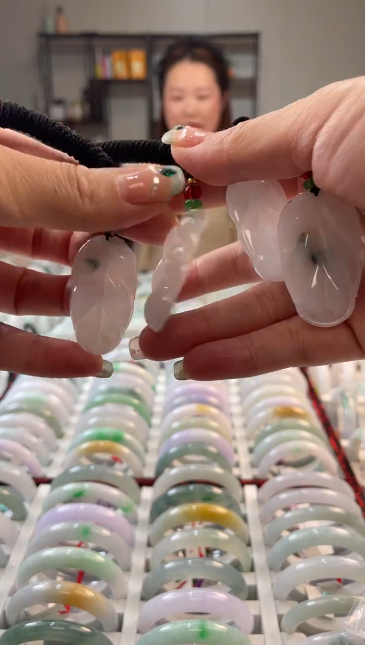 颈饰未镶嵌翡翠多样性发一