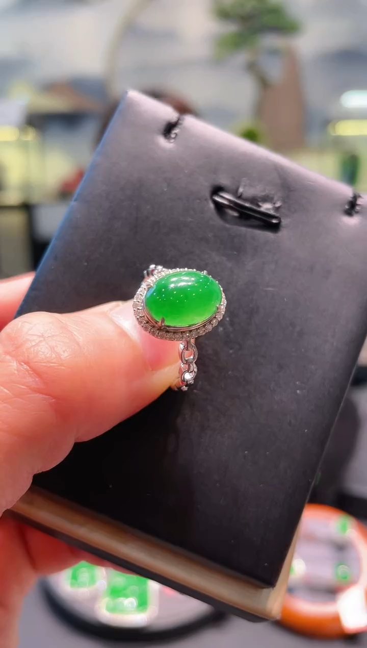 【闪购商品】翡翠颈饰18K金镶嵌A58戒指