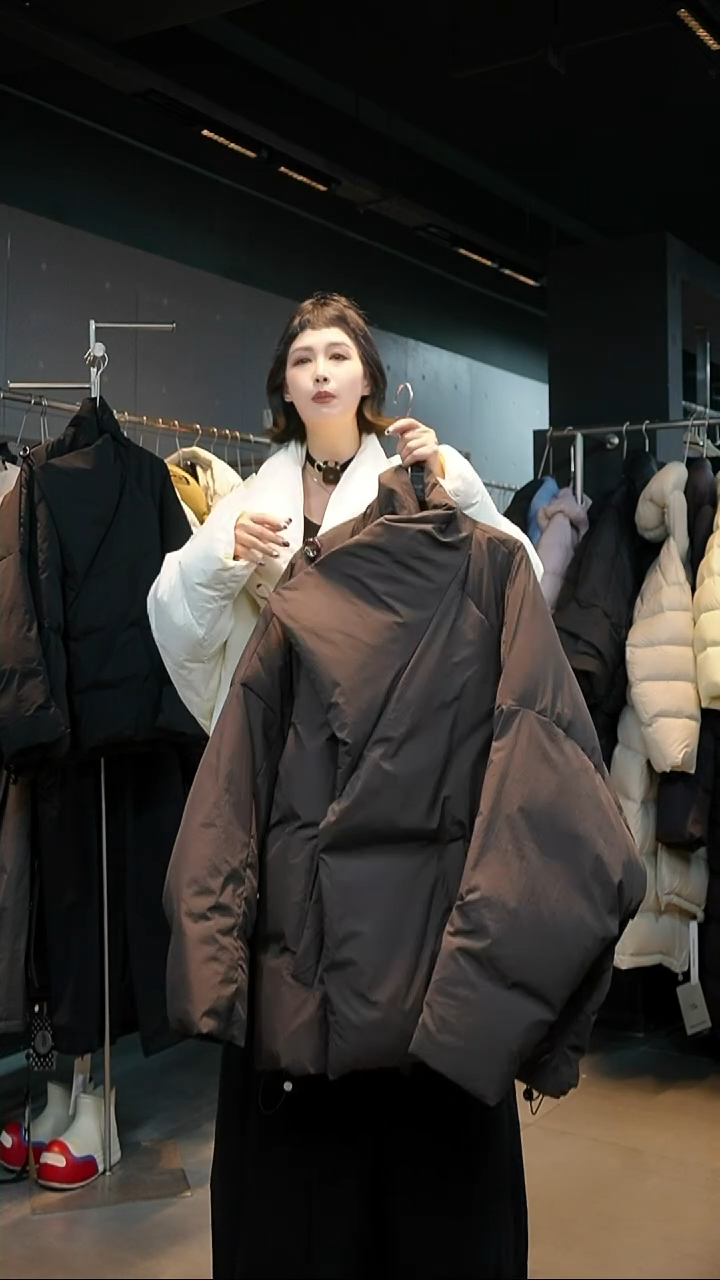 咖色羽绒咖色羽绒