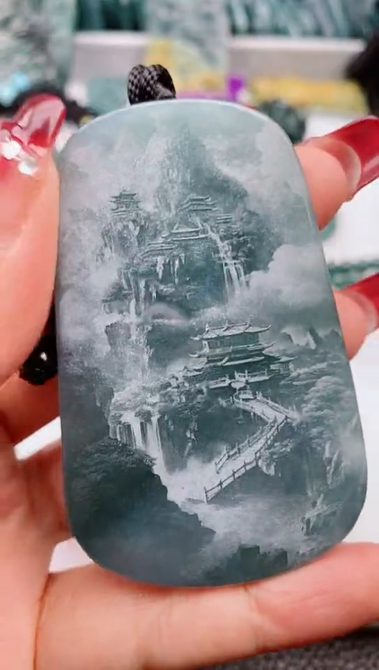 【闪购商品】翡翠颈饰未镶嵌                