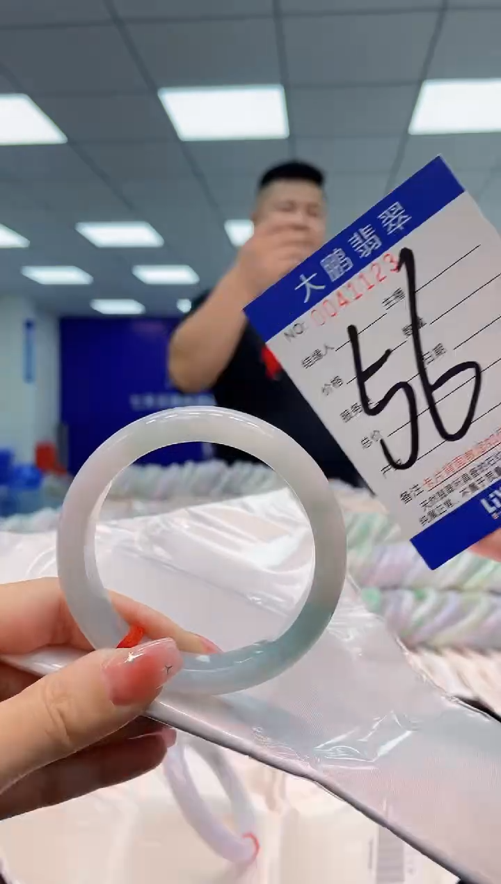 【闪购商品】翡翠手镯未镶嵌AAAAAAAAAA