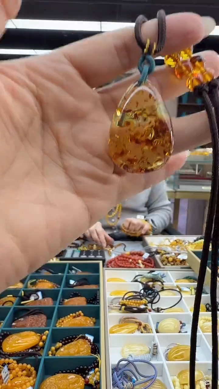 琥珀颈饰未镶嵌224秒拍号 假一罚三 