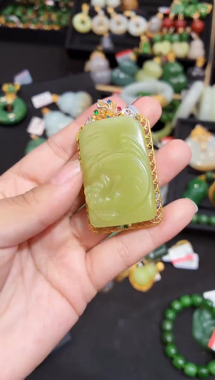 吊坠(赠链)18K金镶嵌和田玉@***奇多样性发一