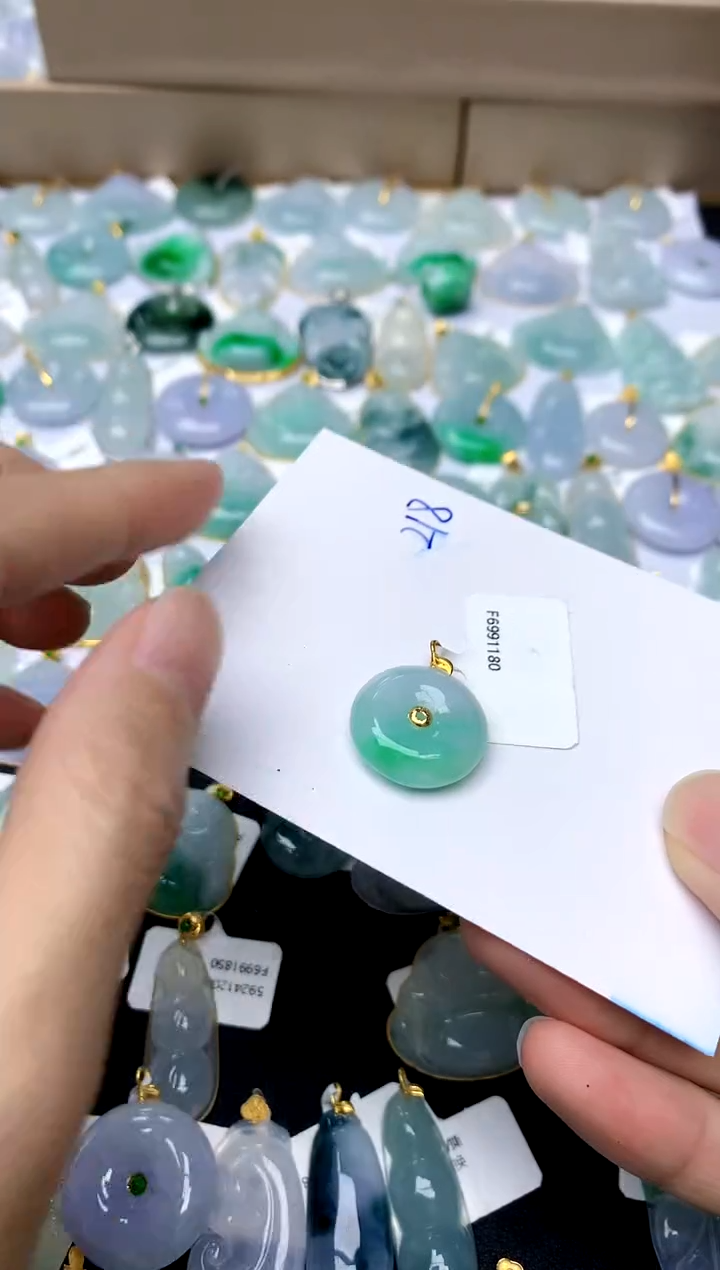 【闪购商品】翡翠颈饰18K金镶嵌218天然A货翡翠