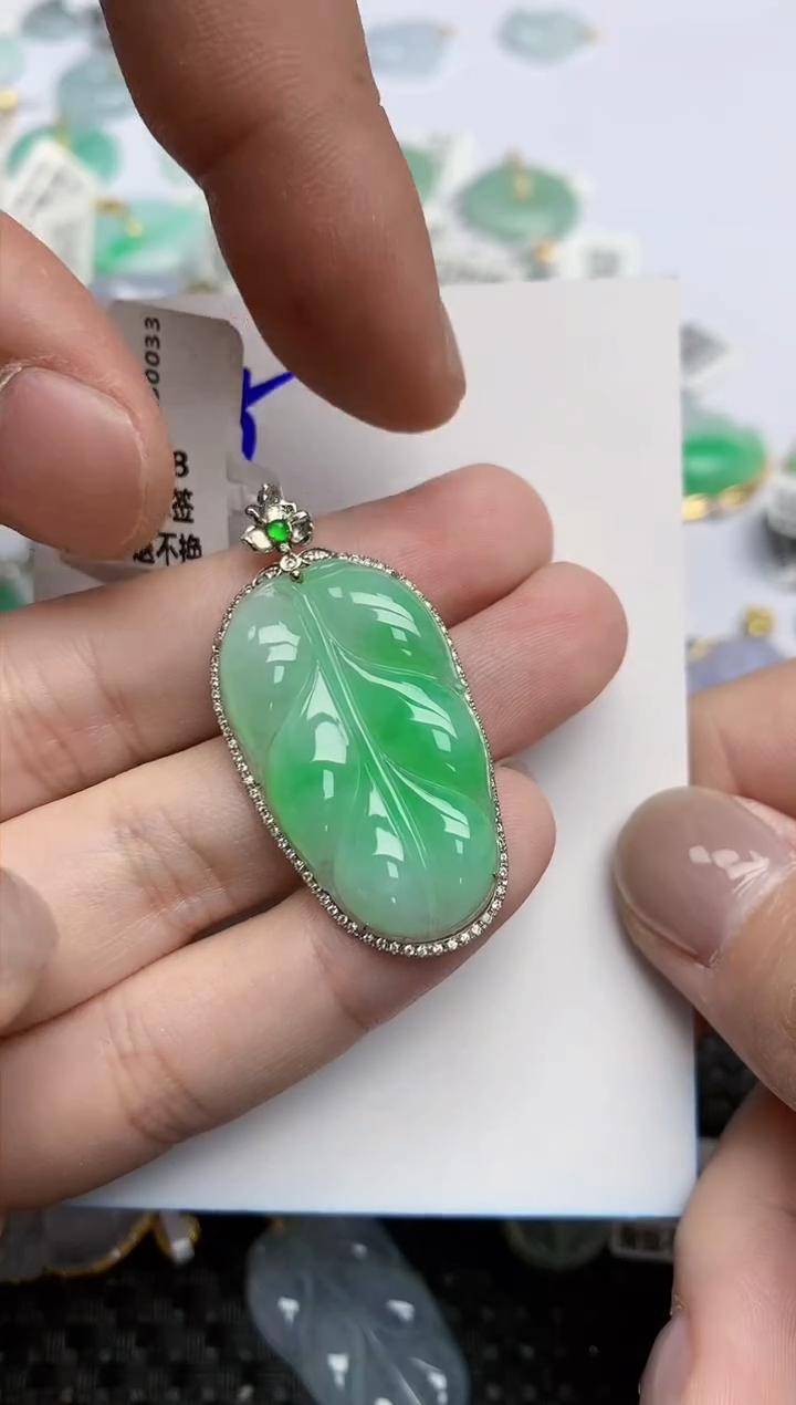 【闪购商品】翡翠颈饰18K金镶嵌天然翡翠A货