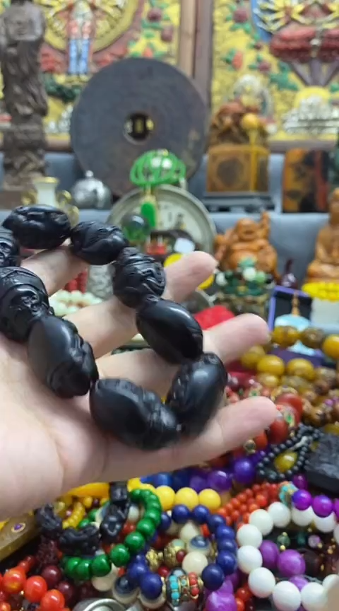 未镶嵌琥珀裸石1              