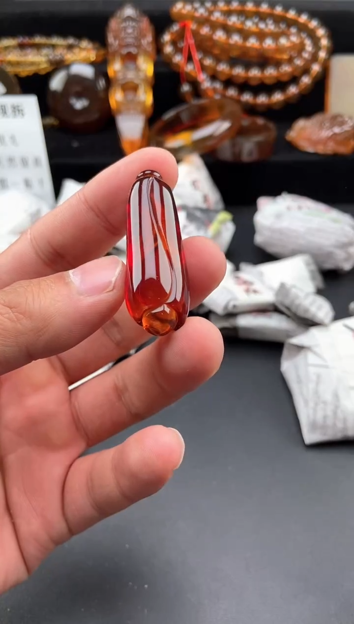 【闪购商品】琥珀颈饰未镶嵌血珀玉兰花吊坠