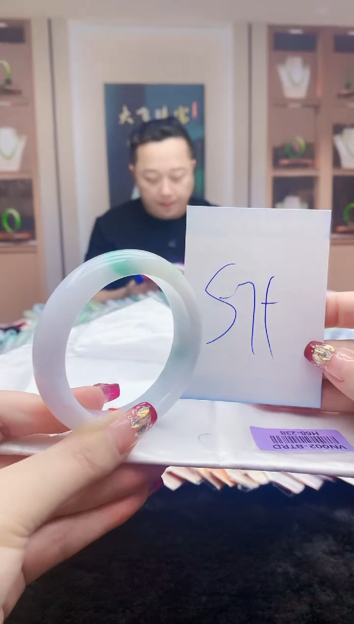 【闪购商品】翡翠手镯未镶嵌    H68-238