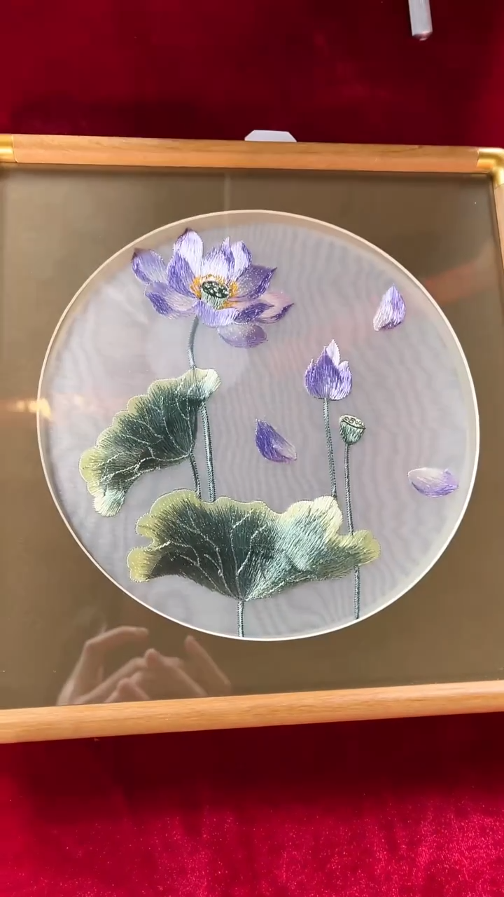 【闪购商品】瓷片苏绣       流水  水5