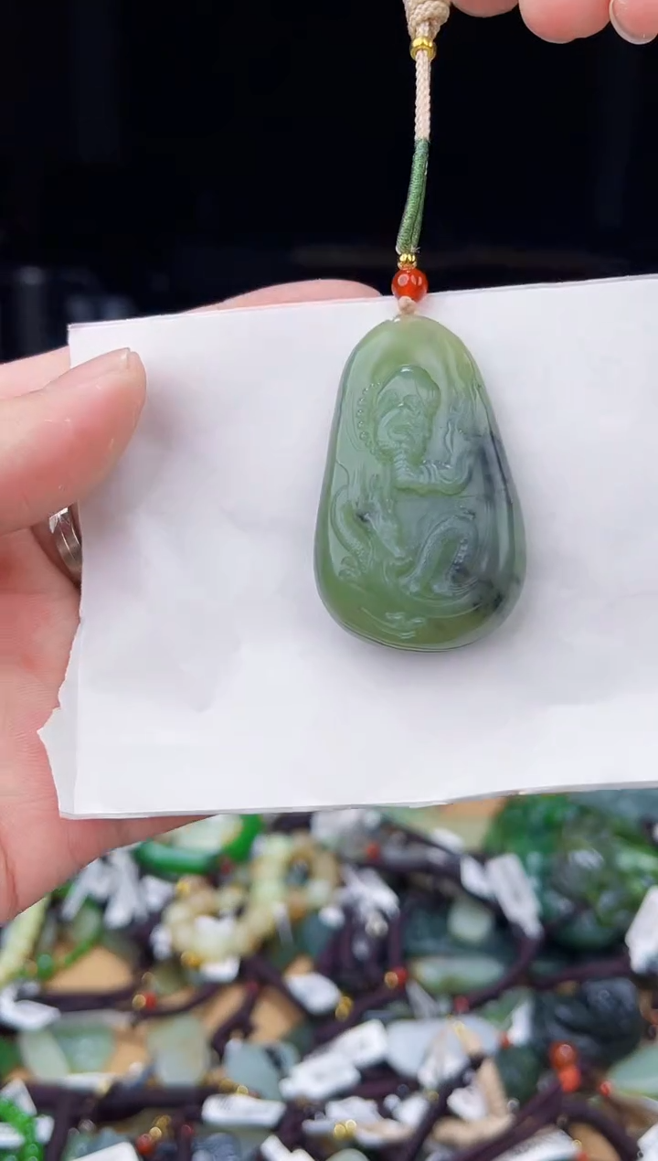 颈饰未镶嵌和田玉1