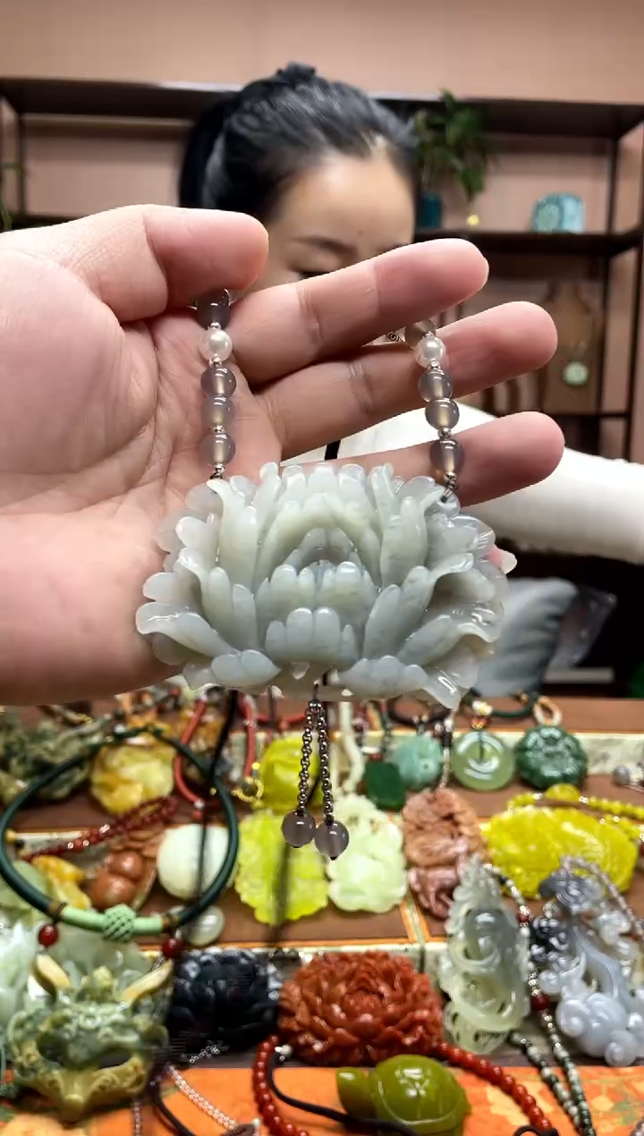 未镶嵌岫玉吊坠·