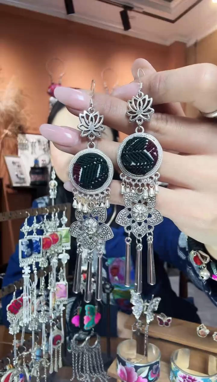 【闪购商品】刺绣纯手工民族风耳环