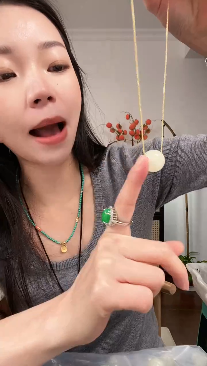 【闪购商品】琥珀颈饰未镶嵌V296VVVVV