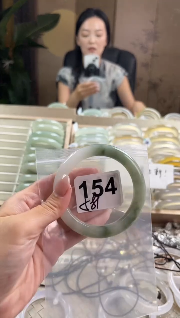 手镯玛瑙/玉髓未镶嵌天山翠默认微抠154