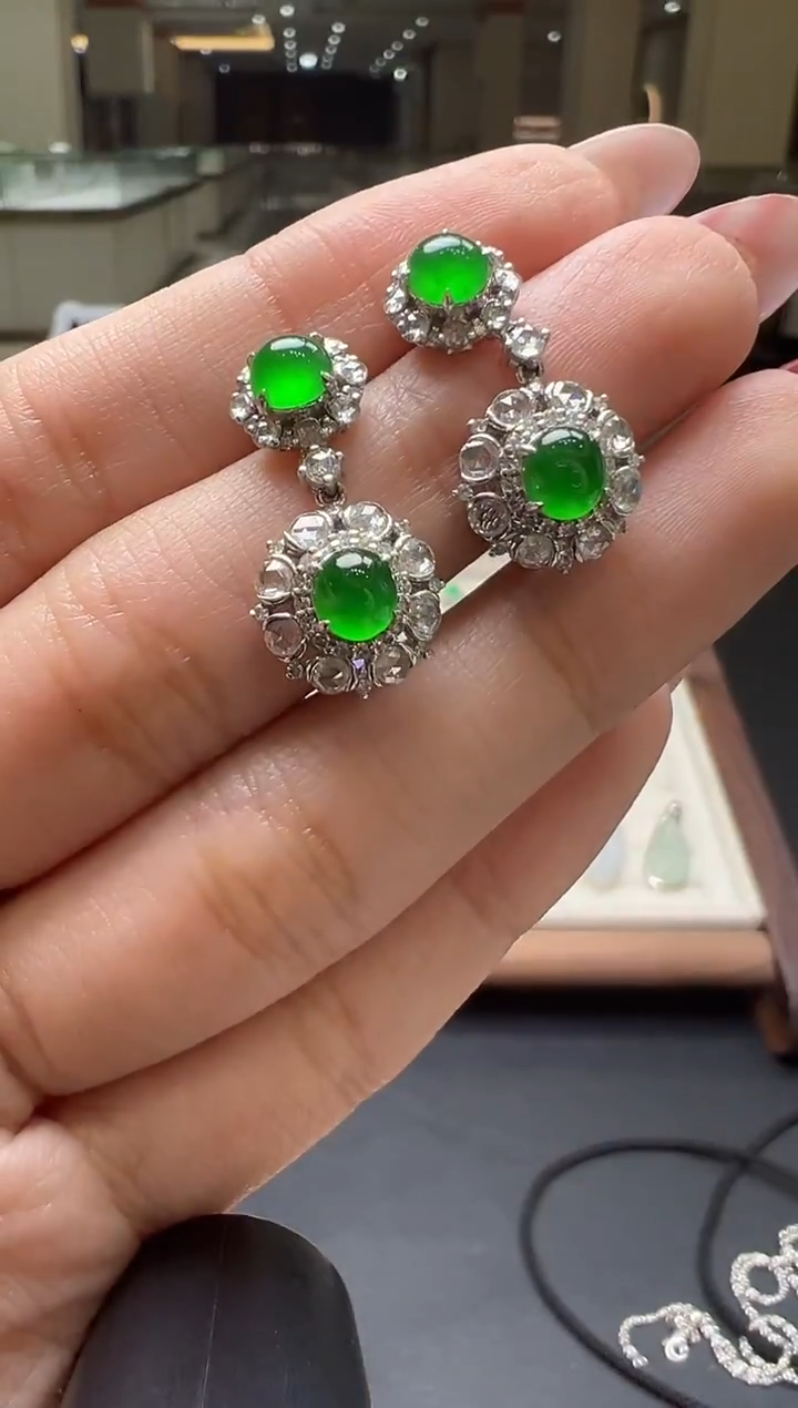 18K金镶嵌翡翠耳饰缅甸珠宝严选