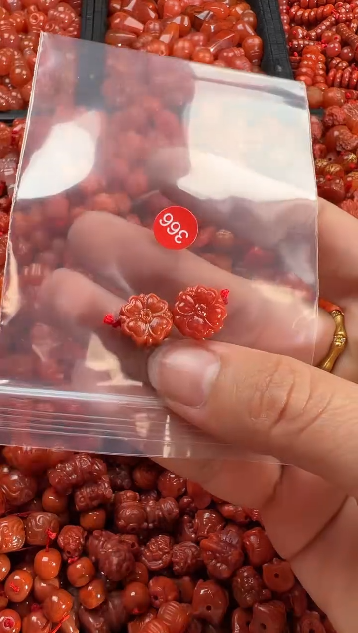 【闪购商品】南红玛瑙颈饰未镶嵌1