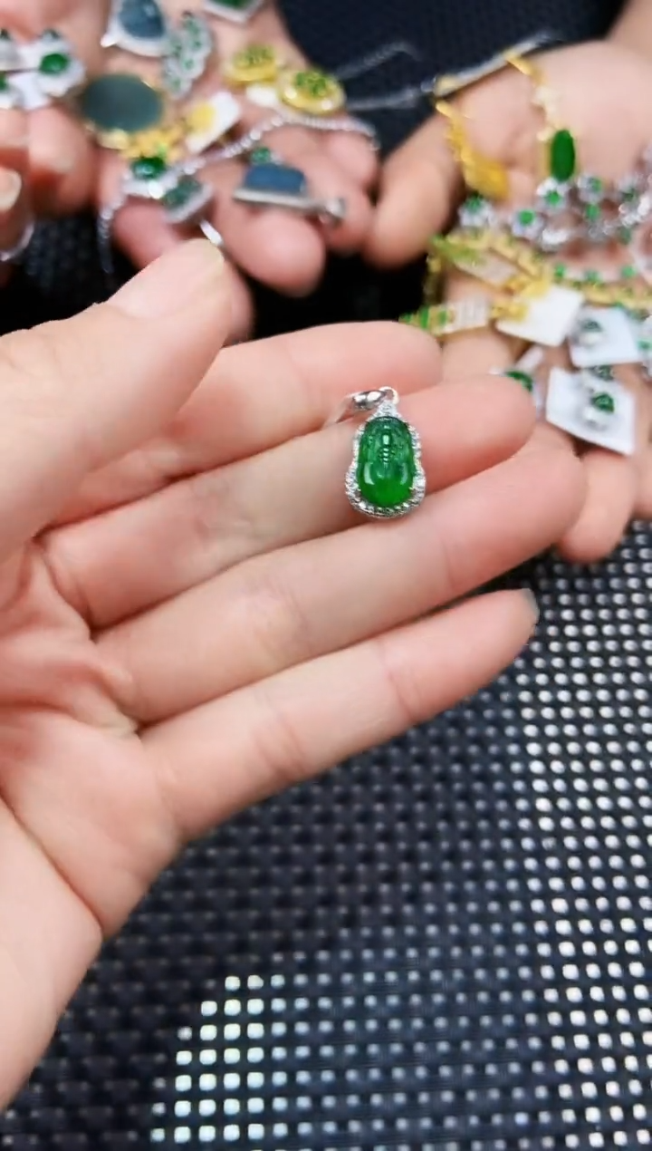 【闪购商品】翡翠吊坠(不含链)未镶嵌11111111