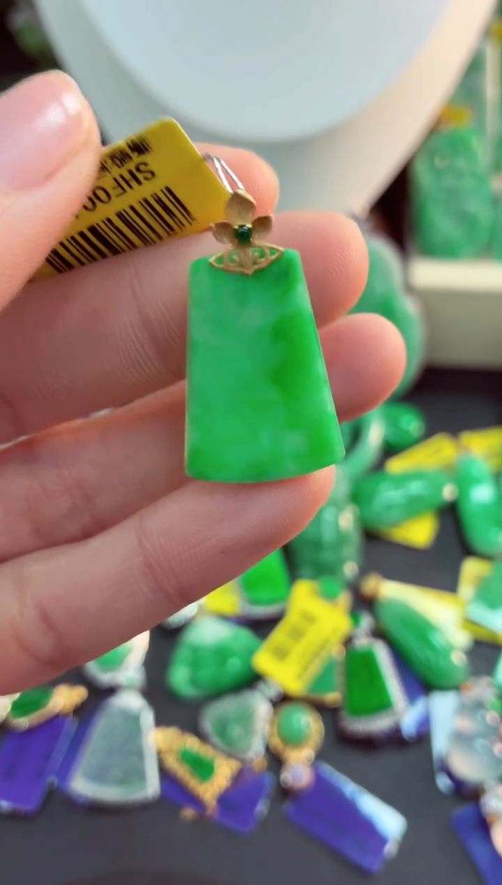 吊坠(不含链)18K金镶嵌翡翠天然缅甸翡翠A货