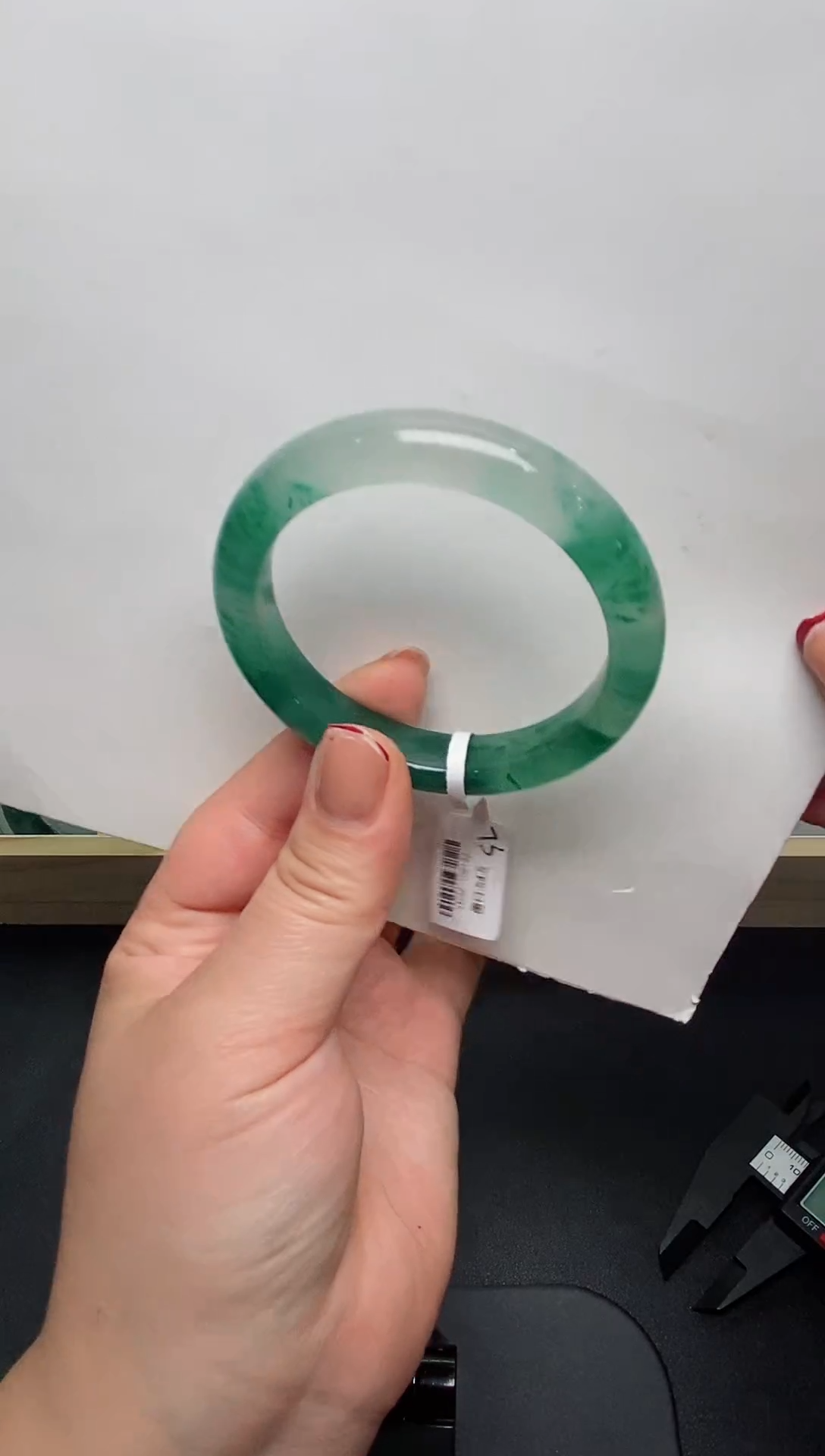 【闪购商品】石英质玉手镯未镶嵌高冰飘花非洲翠9