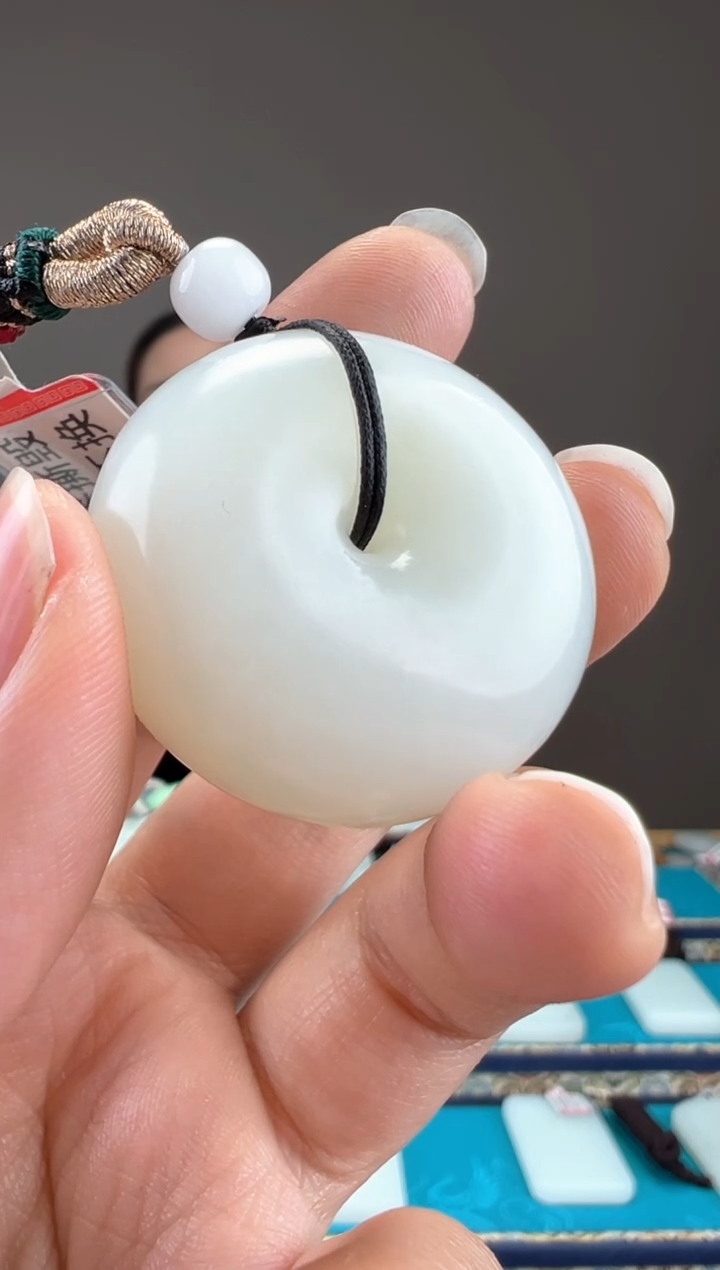 【闪购商品】和田玉颈饰未镶嵌1