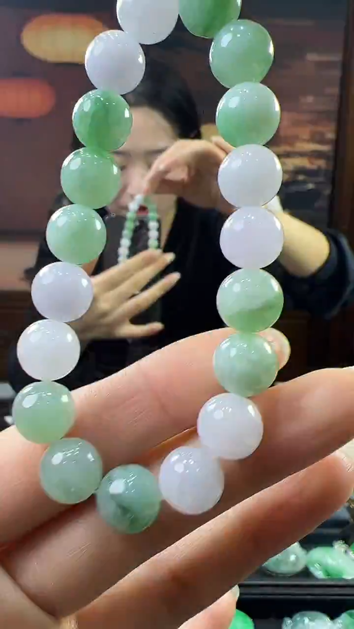 未镶嵌挂件翡翠手串