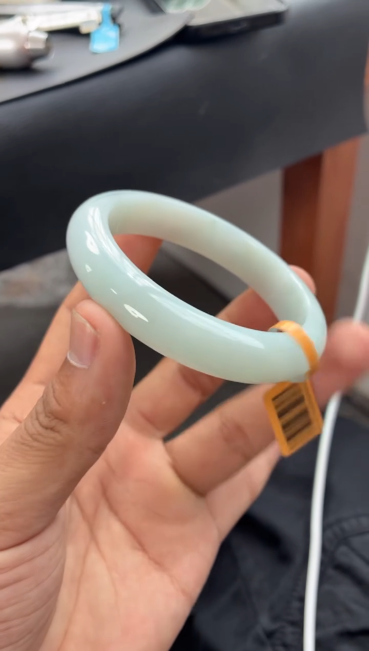 未镶嵌手镯翡翠种老肉细水润带底色 10号 55-56圈口