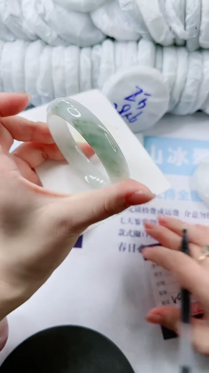 【闪购商品】石英质玉手镯未镶嵌多样性发货V94