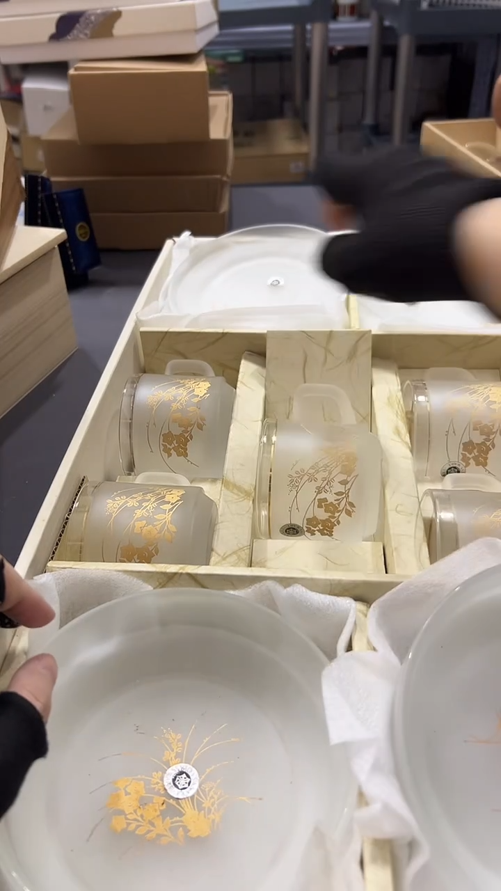 瓷片W****8满38包邮，编号：K675