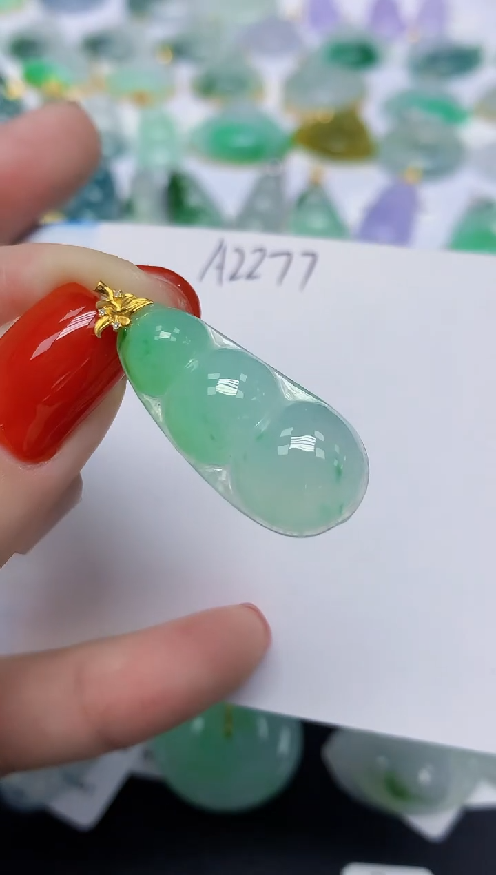 颈饰18K金镶嵌翡翠天然缅甸翡翠A货翡翠百元以上9元证书费自理