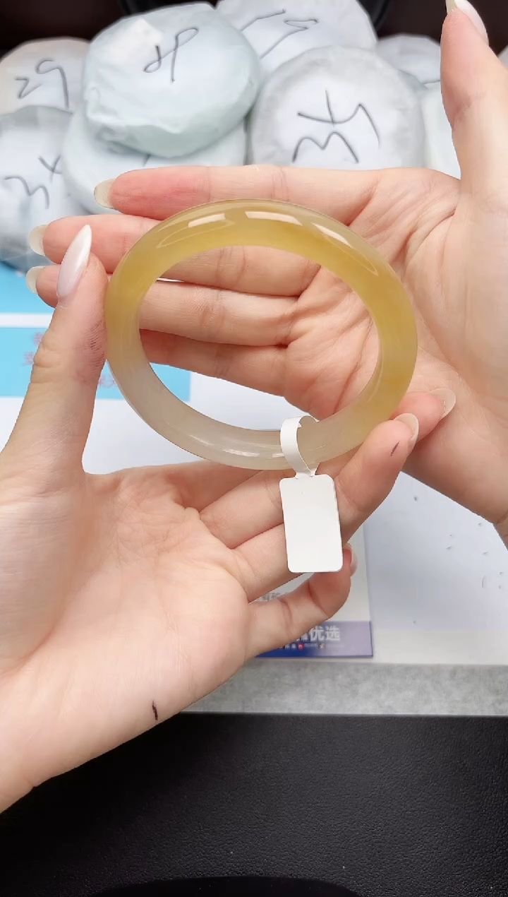 未镶嵌手镯石英质玉105/6162