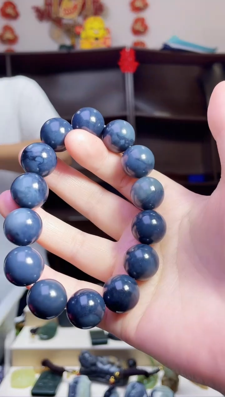 和田玉未镶嵌颈饰1