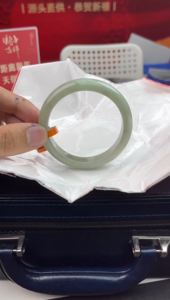 【闪购商品】翡翠手镯未镶嵌18翡翠手镯