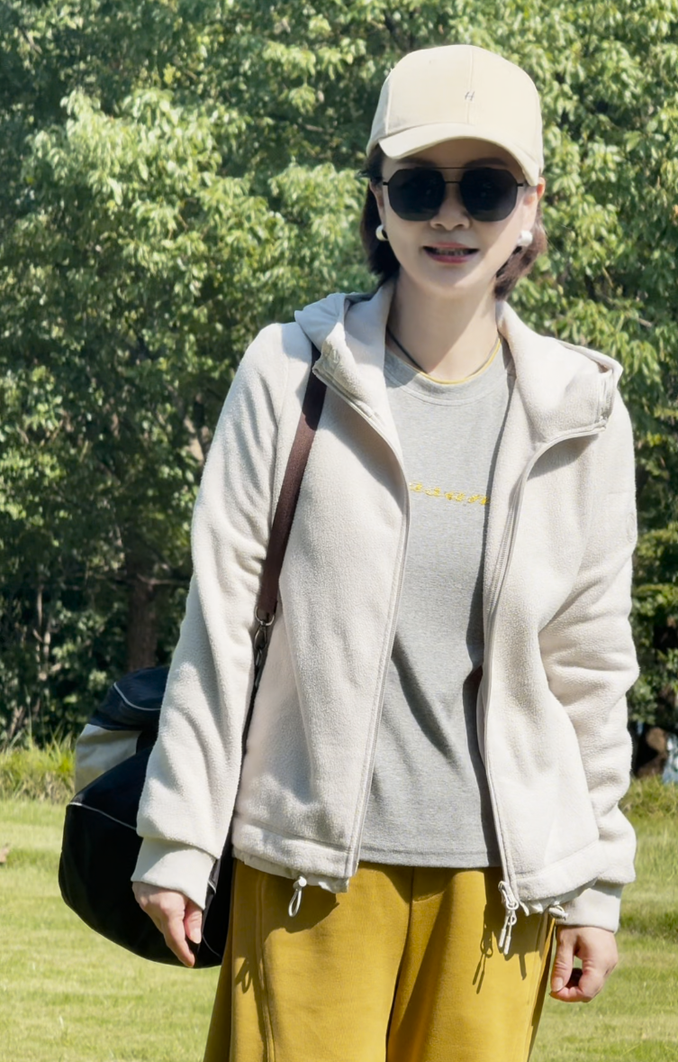 华人杰2025新款精油带帽香氛保暖长袖加厚双开拉链茄克秋冬短外套