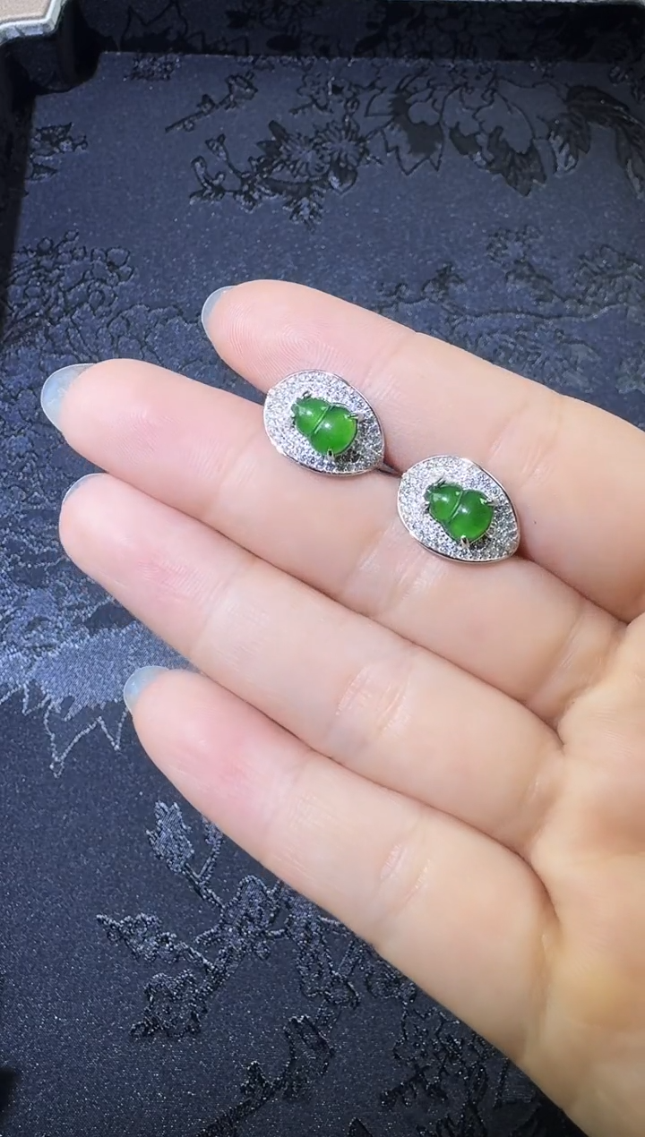 【闪购商品】翡翠耳饰银S925镶嵌葫芦耳包