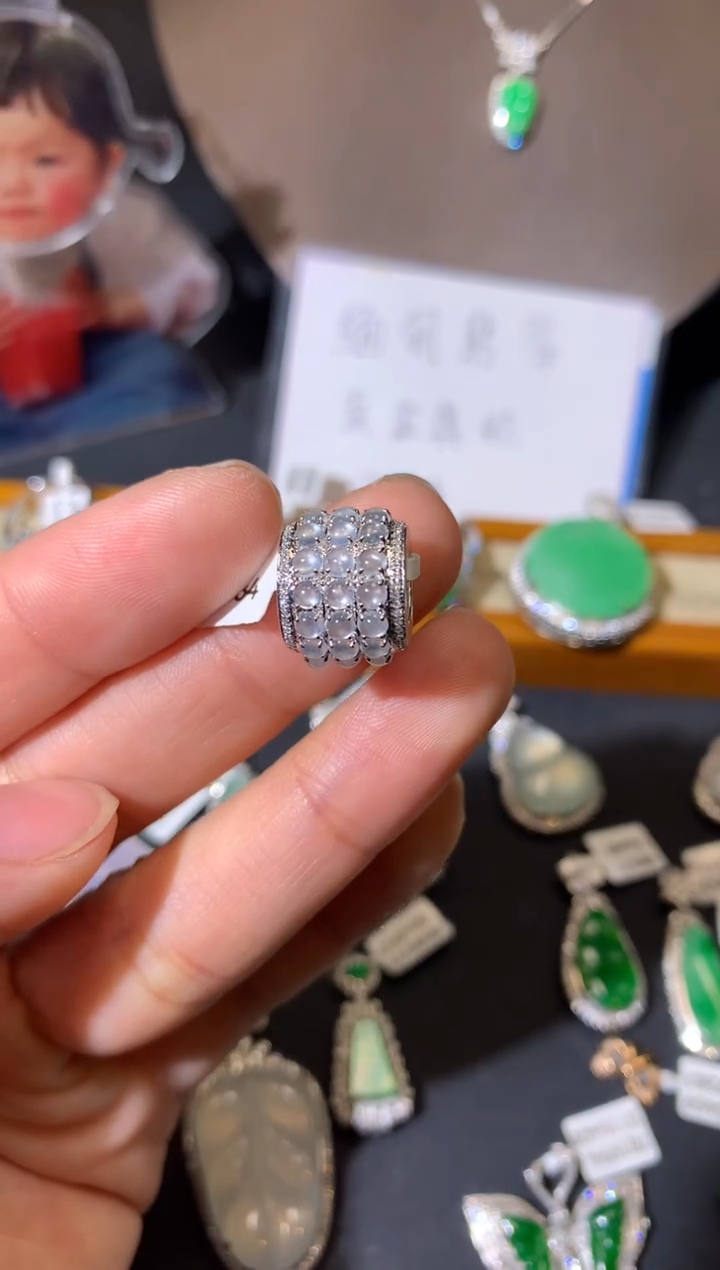 【闪购商品】翡翠吊坠(不含链)18K金镶嵌吊坠