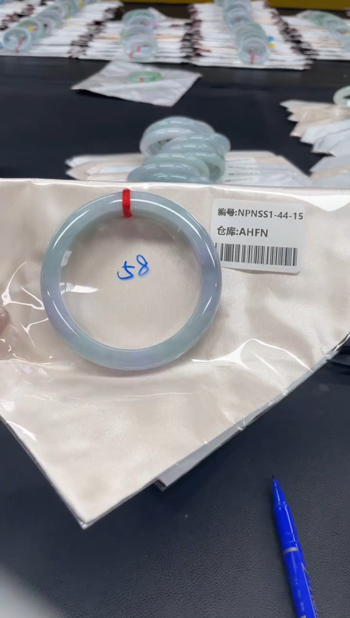 未镶嵌手镯翡翠翡翠手镯