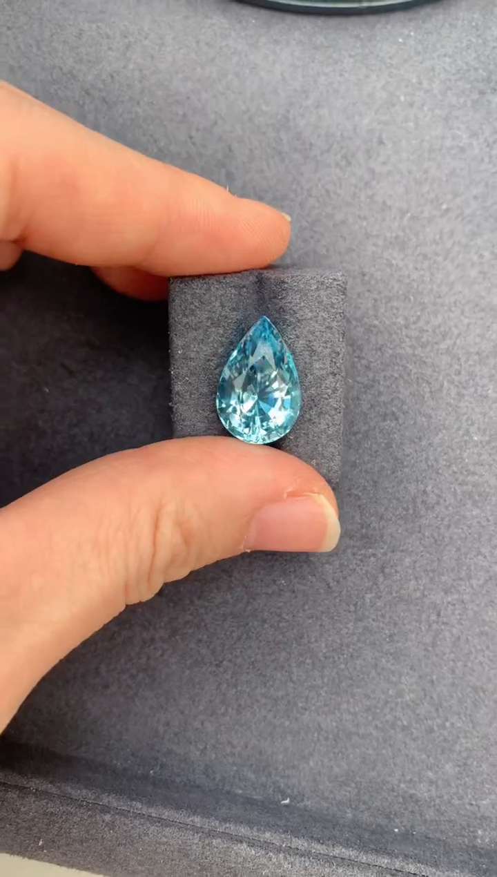 海蓝宝石裸石未镶嵌8.2ct海蓝宝