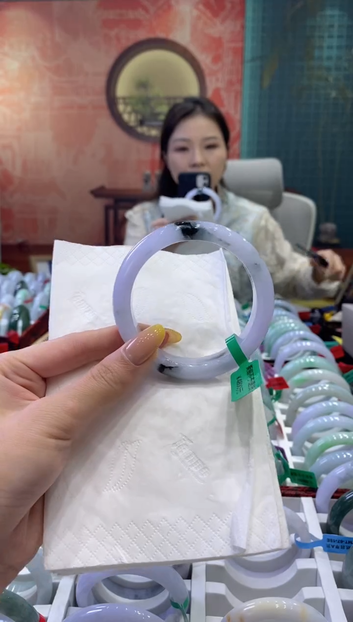 翡翠未镶嵌手镯多人09421