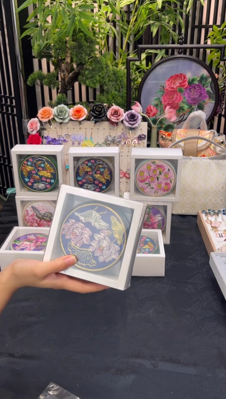 织绣天**翼非遗苏绣手工饰品