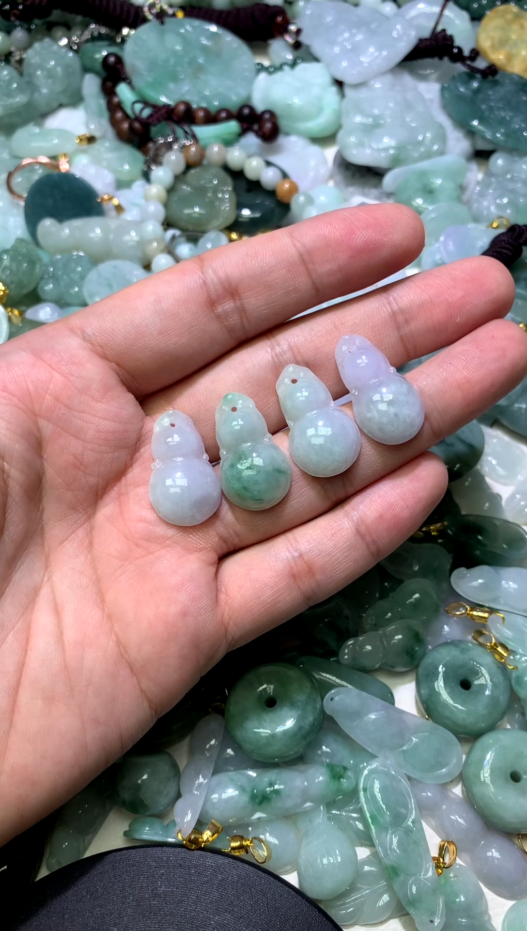 颈饰未镶嵌翡翠安*葫芦4件