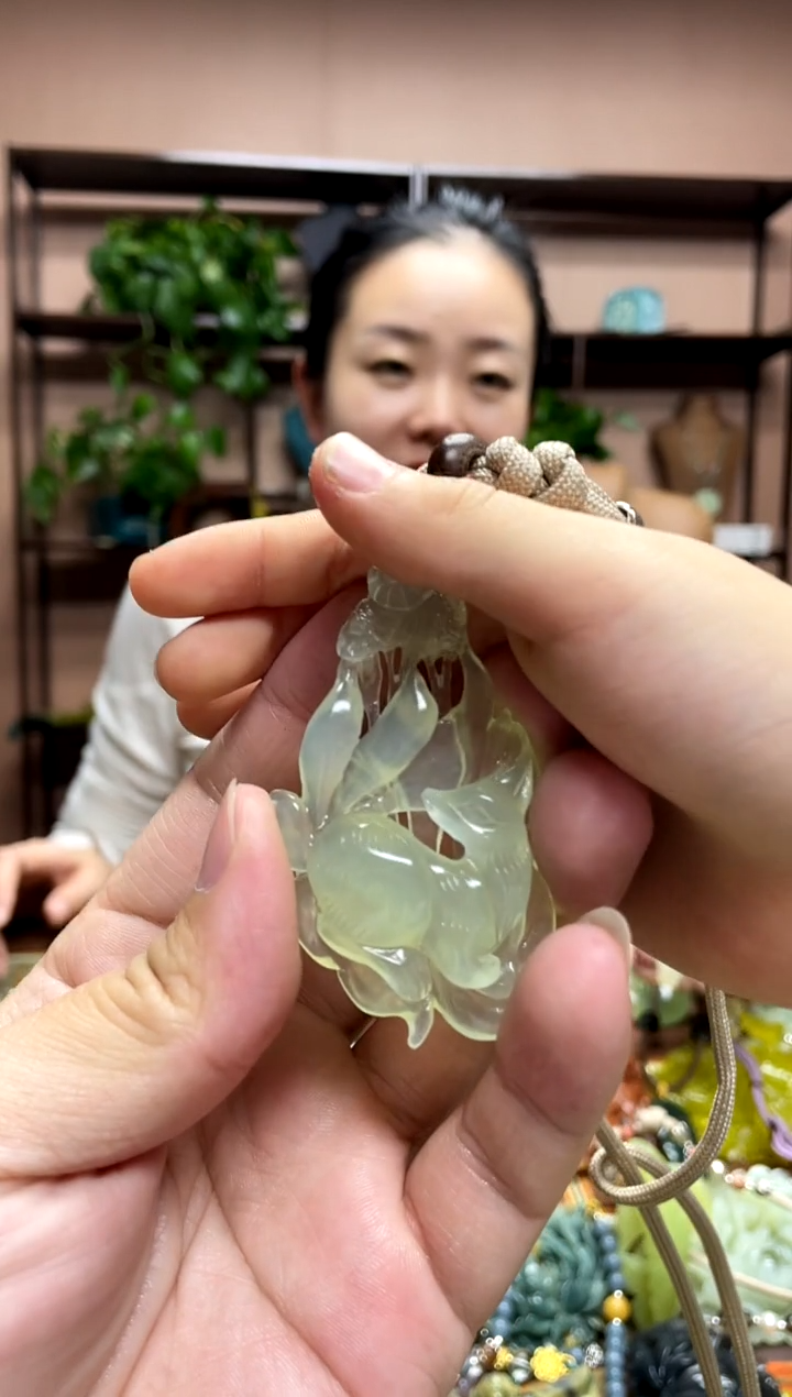 未镶嵌岫玉颈饰·