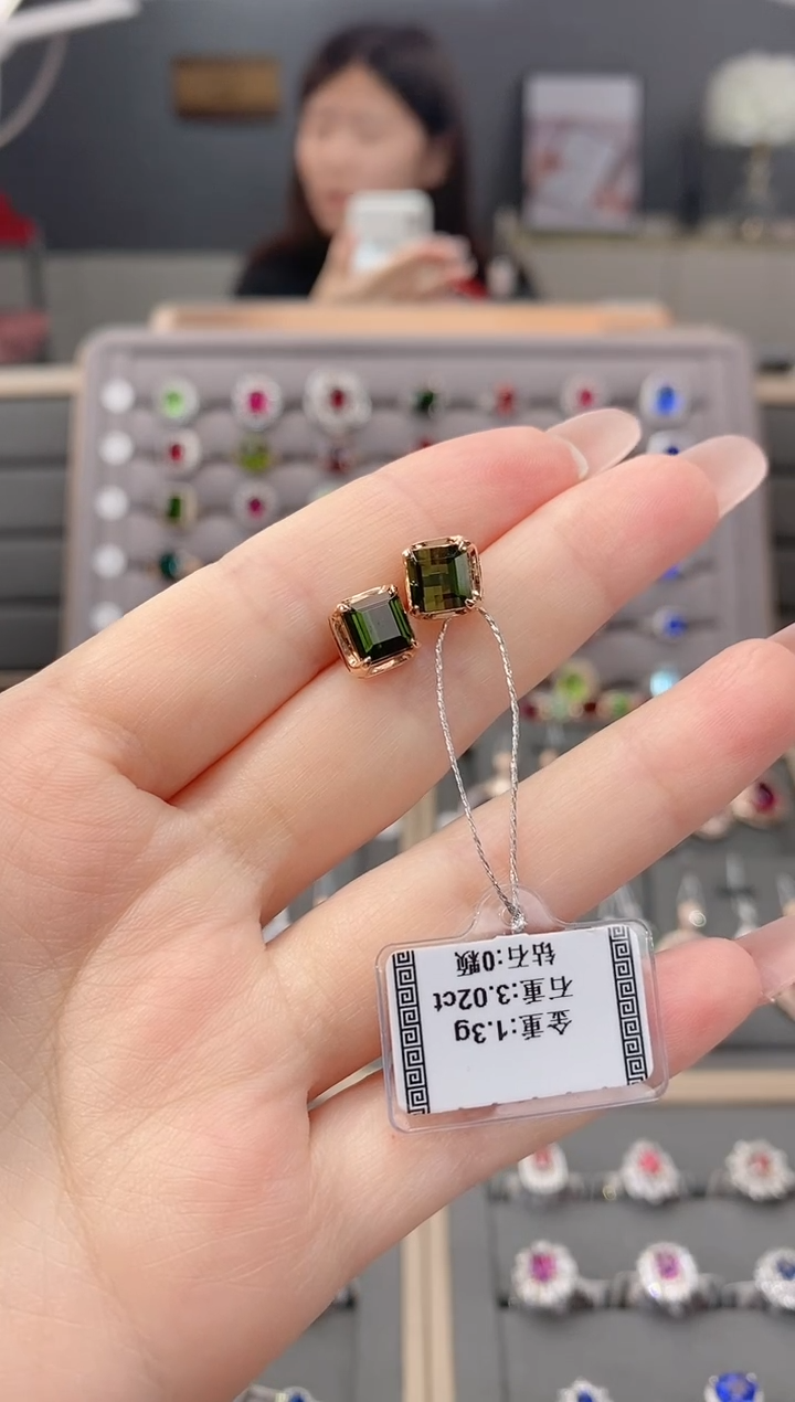 碧玺耳饰18K金镶嵌3.02  