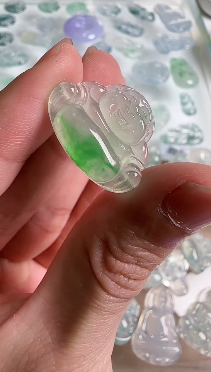 【闪购商品】翡翠吊坠(不含链)未镶嵌··