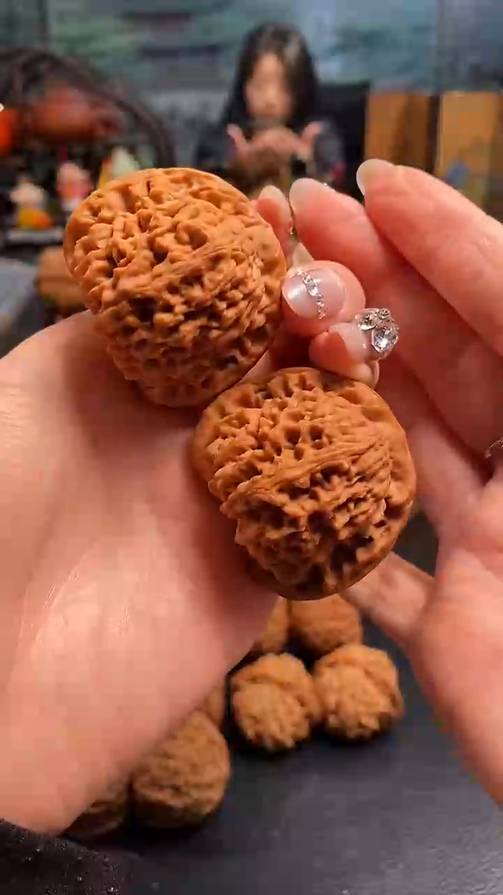 【闪购商品】文玩核桃把件H338南疆石45