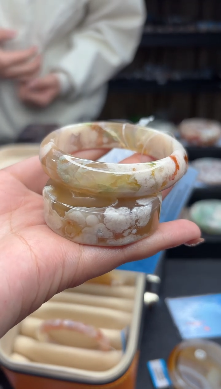 【闪购商品】石英质玉手镯未镶嵌106（53圈赠送镯心）