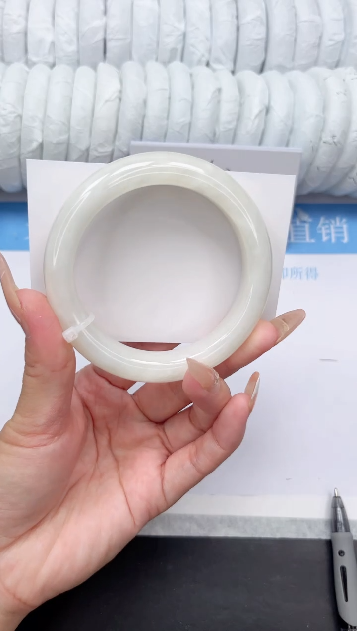 和田玉手镯未镶嵌107-61.3B