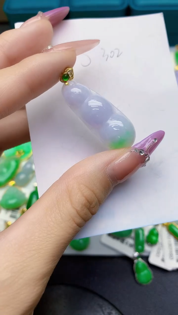 翡翠未镶嵌颈饰缅甸天然翡翠A货