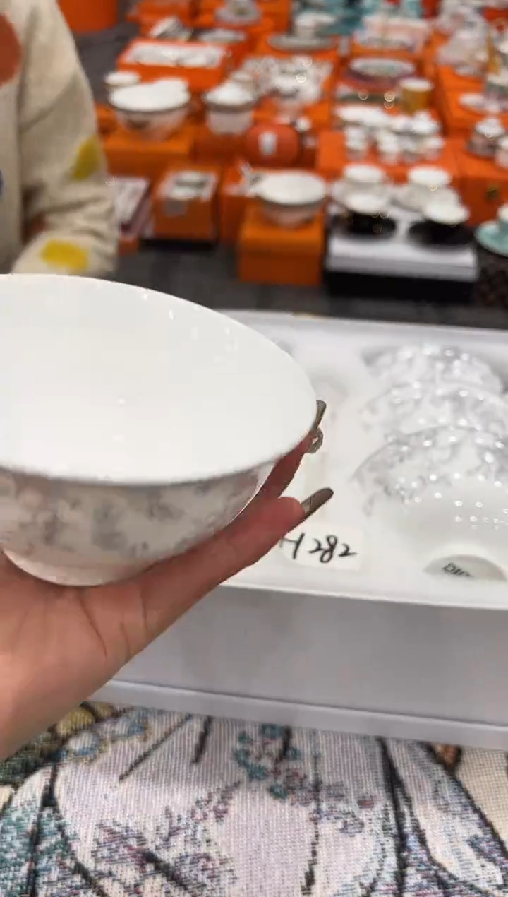 【闪购商品】杯H282--------------