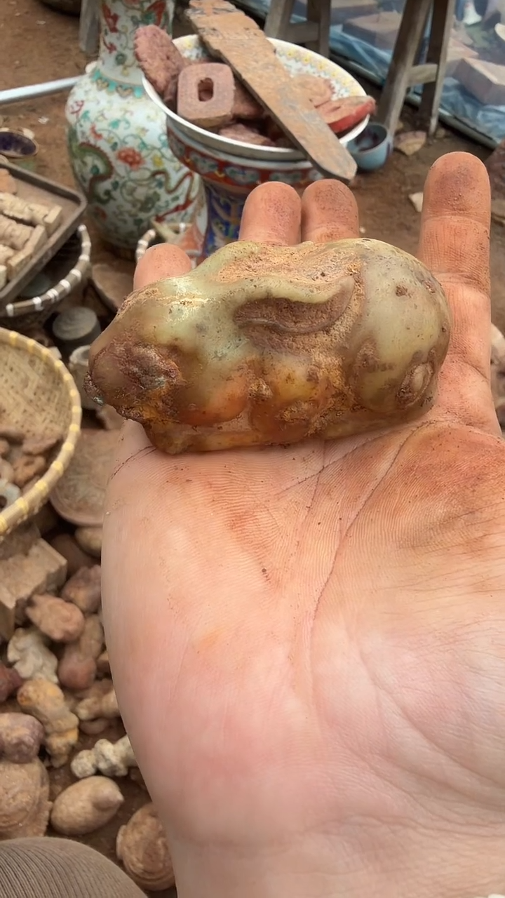 未镶嵌岫岩河磨玉（透闪石质玉）挂件乐*族岫岩河磨玉