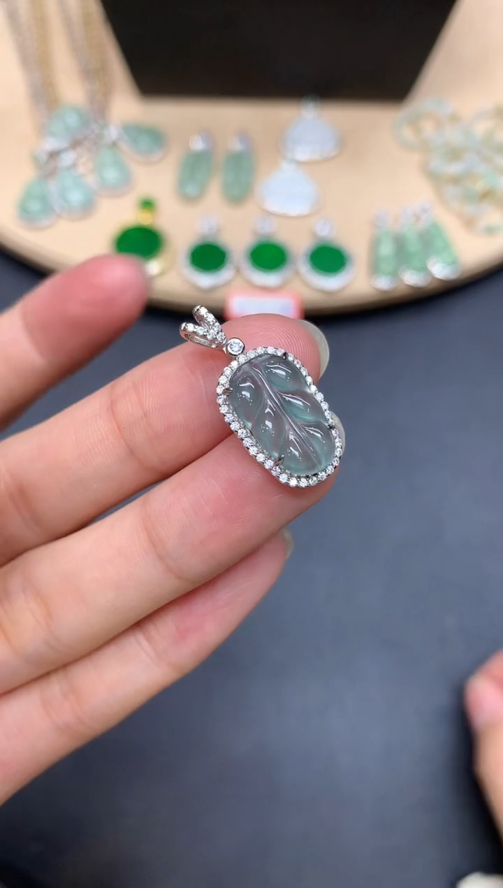 【闪购商品】翡翠吊坠(不含链)银S925镶嵌叶子【多样性发其一】